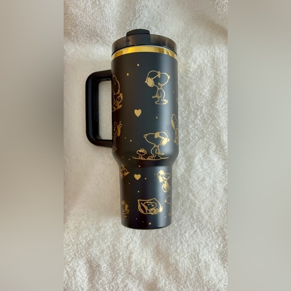 Customized Snoopy Stanley Quencher H2.0 FlowState 40 oz - Black & Gold - Picture 3 of 9